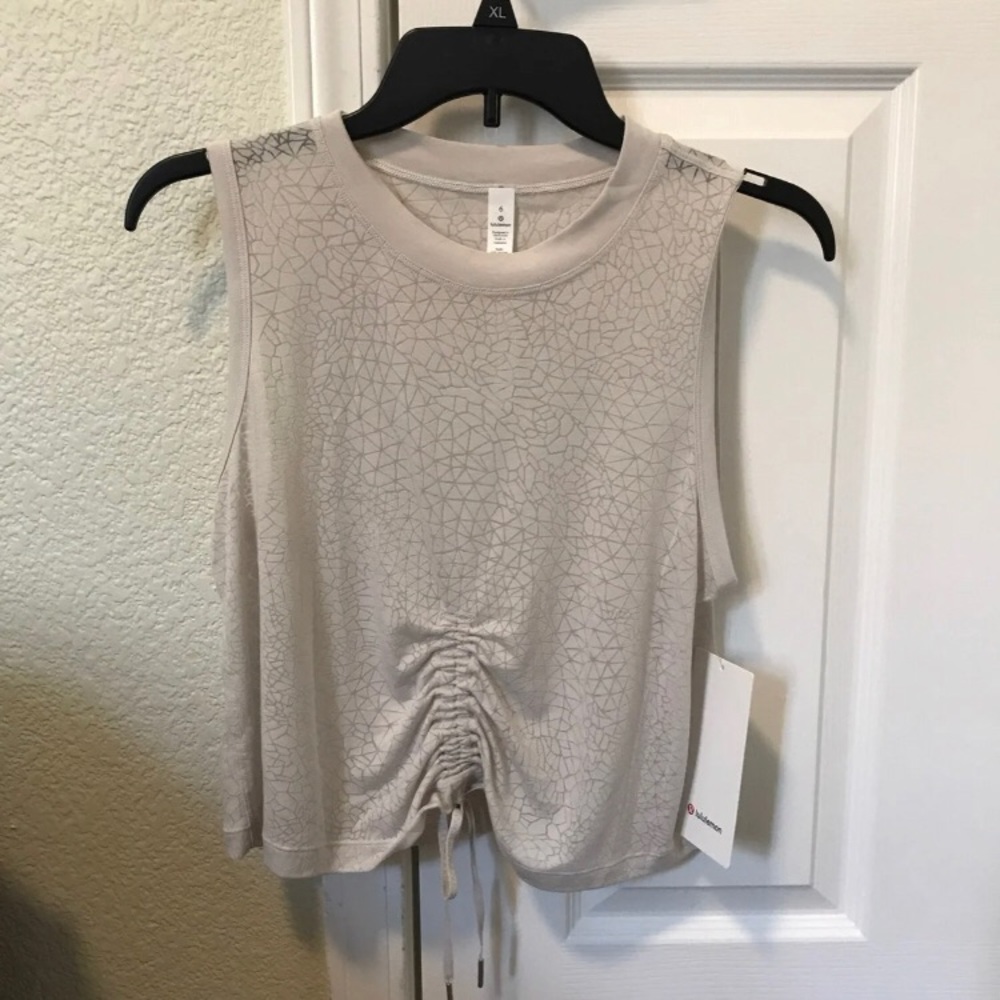 Lululemon cinch me up muscle tank